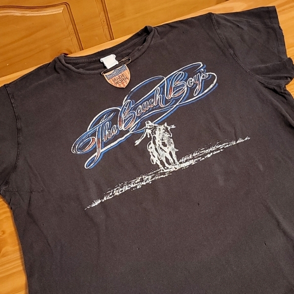 Madeworn Tops - Madeworn Beach Boys Band Tee T-shirt, large